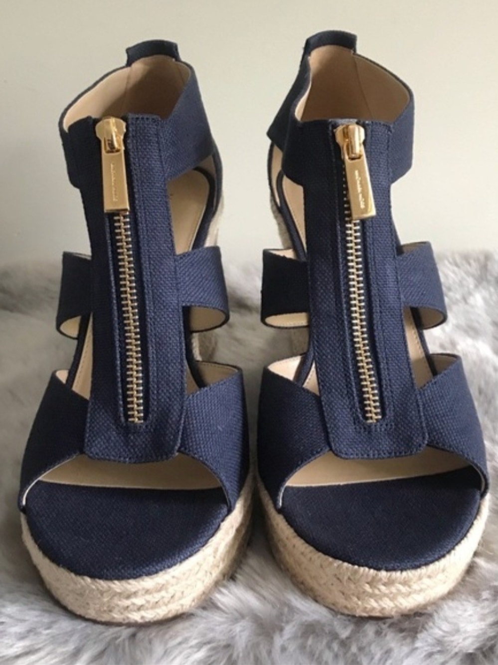 Michael Kors Damita Navy Canvas Espadrille Wedge Sandals with Gold Zip. Size 8.5